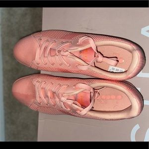 10.5 men’s Diadora sneakers